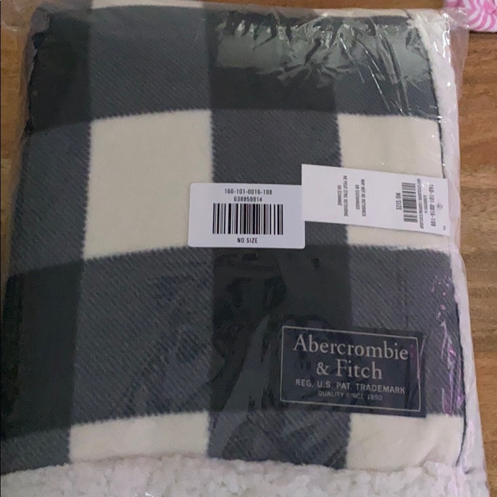 Abercrombie & Fitch blanket
